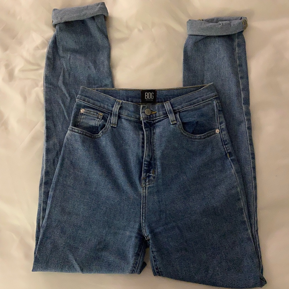 ❌SOLD❌ UO BDG High Waisted Longline Girlfriend Jeans - Picture 4 of 10
